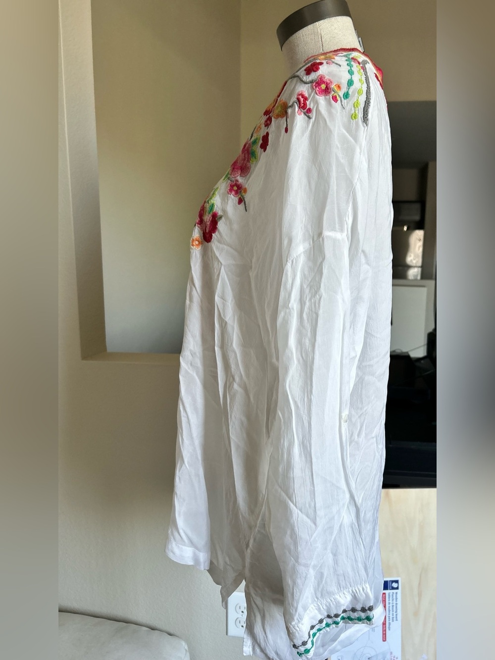 Johnny Was White Embroidered V-Neck Tunic with Multicolor Floral Detail - Picture 4 of 11